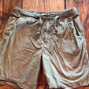 Men’s army green shorts